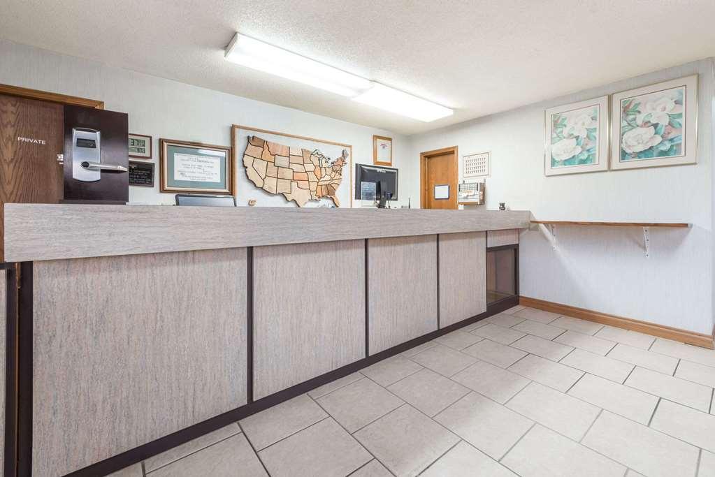 Knights Inn - Chanute Interior foto