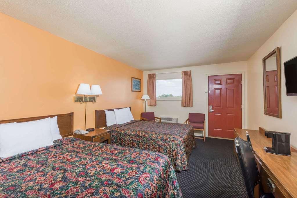 Knights Inn - Chanute Habitación foto