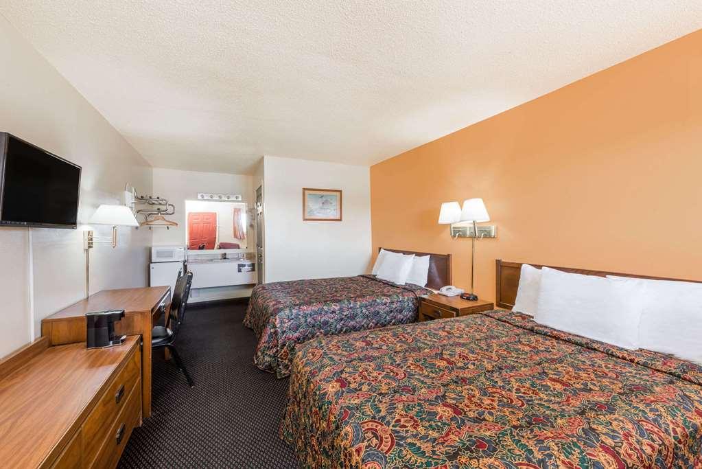 Knights Inn - Chanute Habitación foto